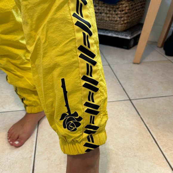 Yellow windbreaker style sweatpants - Picture 7 of 7